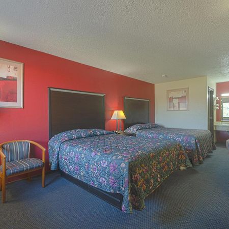 Regency Inn & Suites By Oyo Bay City Tx Kültér fotó