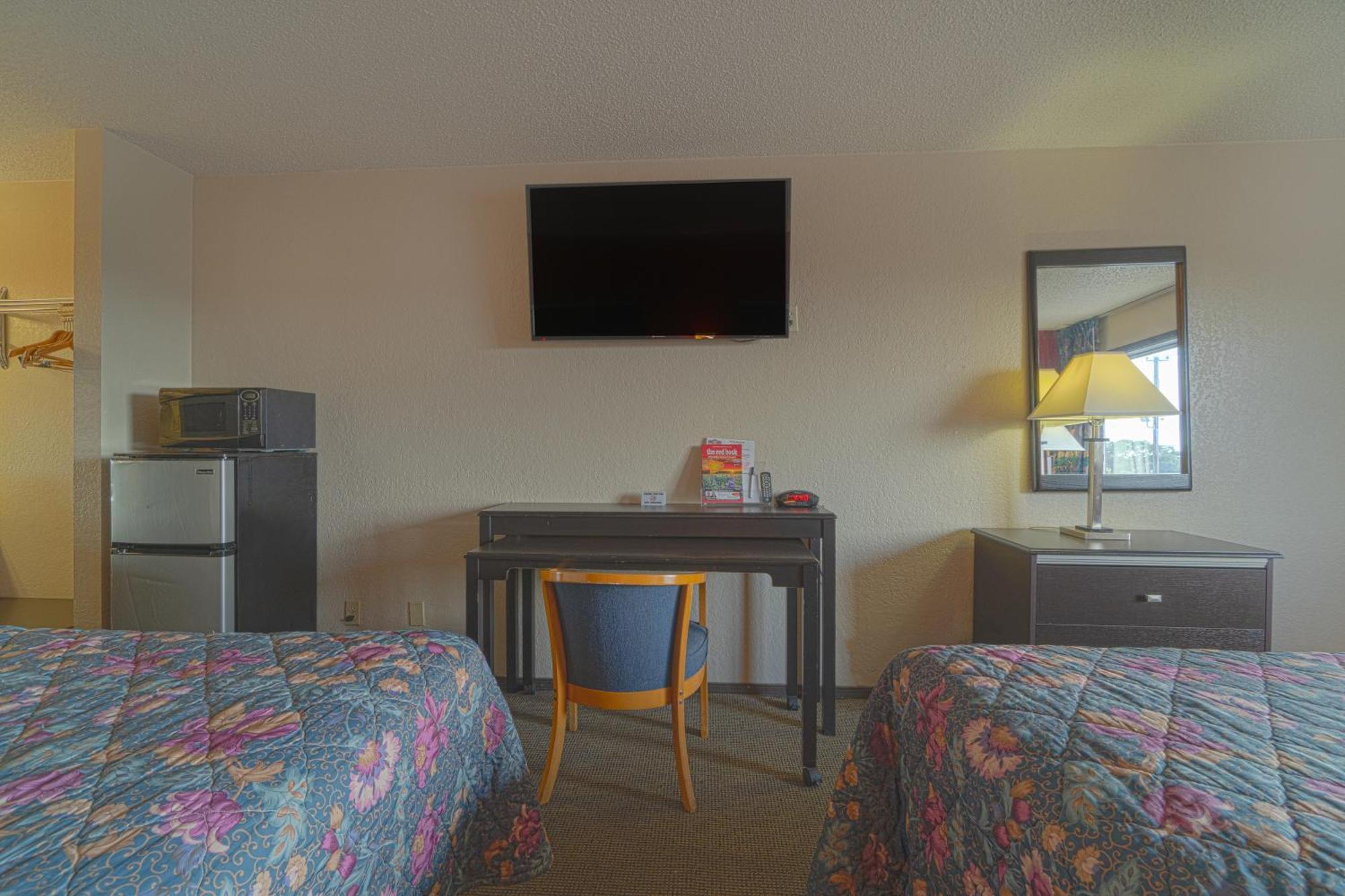 Regency Inn & Suites By Oyo Bay City Tx Kültér fotó