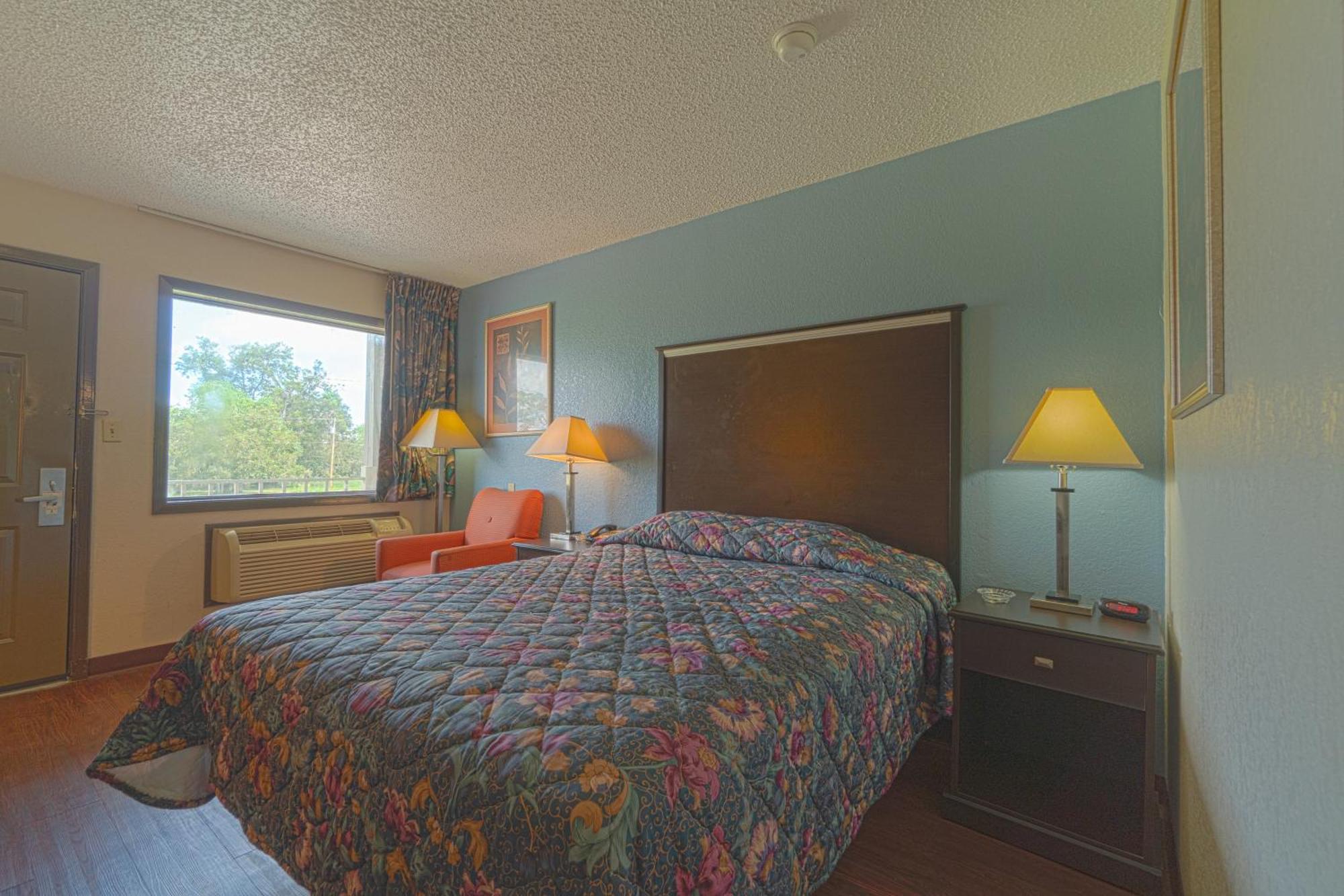 Regency Inn & Suites By Oyo Bay City Tx Kültér fotó
